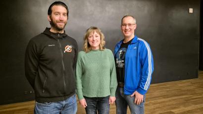 Bild: Lowak
Christian Wolf (links) mit den Gewinnern Kerstin Becker und Wolfgang Seidel. Nicht im Bild Alexandra Wildenauer.
