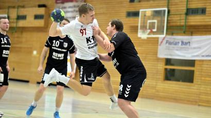 Archivbild: Hubert Ziegler
Anton Kallmeier (weißes Trikot/Szene aus einem früheren Spiel) traf gegen Weiden zwei Mal.