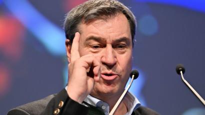 Archivbild: Peter Kneffel/dpa
Markus Söder hat immer wieder auf Fragen nach möglichen neuen Ambitionen auf eine Kanzlerkandidatur betont, sein Platz sei in Bayern.