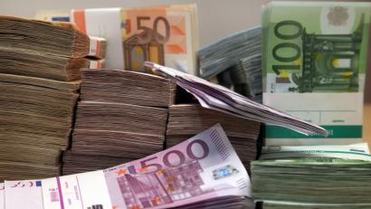 Archivbild: Götz
Woher hatten sie über 300.000 Euro? Diese Frage konnten zwei Männer vor dem Schwandorfer Amtsgericht nicht eindeutig beantworten. Das Geld bleibt eingezogen.