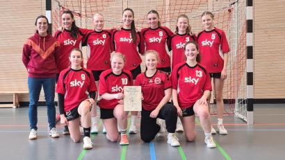 Bild: lis
Für das Sulzbach-Rosenberger Herzog-Christian-August-Gymnasium (HCA) waren im Einsatz, hinten von links: Studienrätin Lisa Steiner (Betreuerin), Anne Haller, Vera Rösel, Julia Pirner, Fabia Koch, Magdalena Munker, Grete Koch sowie (unten, von links) Lea Seitz, Hannah Poeplau, Leni Wolfsteiner (Torfrau) und Pauline Steger.