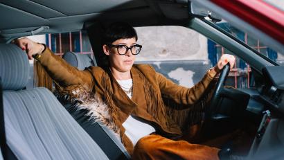 Bild: Ingo Petramer/exb
Live auf der Bühne tourt sie derzeit mit ihrem Programm TAXI. Uhr läuft.