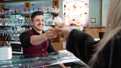Bild: kaz
Marco Giannotta ist der neue Besitzer im Eiscafé "Cristallo" in Kemnath.