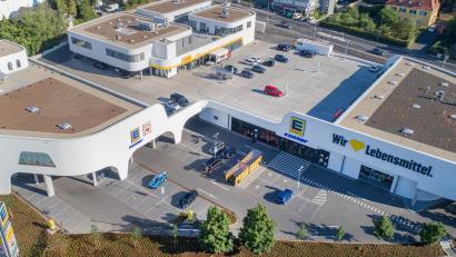 Archivbild: Thilo Hierstetter
Das Thema Parken in den Oberpfalz-Arkaden sorgte schon oft für Negativ-Schlagzeilen. Jetzt aber gibt es gute Nachrichten für Kunden, die mit dem Auto in das Einkaufszentrum kommen. Die Firma Park & Control räumt ein, dass ihr beim Nummernschild-Scannen ein Fehler unterlaufen ist, entschuldigt sich bei Betroffenen und gelobt, künftig auch bei Beschwerde-Anrufen achtsamer zu sein.