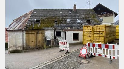 Bild: Josef Glas
Das ohnehin baufällige Haus in Tännesberg musste entrümpelt werden.