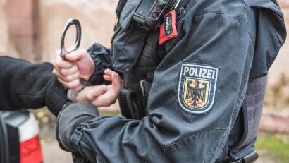 Bild: Bundespolizei Waidhaus/ exb
Gleich fünfmal klickten am Donnerstag bei der Bundespolizei Waidhaus die Handschellen.