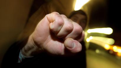 Symbolbild: Karl-Josef Hildenbrand/dpa
Ein 42-Jähriger hat seinem Vorgesetzten mit der Faust ins Gesicht geschlagen.