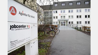 Bild: Petra Hartl
Das Jobcenter in Schwandorf ist auch für die Vermittlung von Langzeit-Arbeitslosen zuständig.