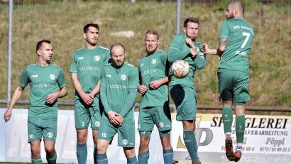 Bild: Hubert Ziegler
Die grüne Wand der DJK Gebenbach will beim Auswärtsspiel in Erlangen besser stehen als zuletzt bei den ärgerlichen Niederlagen gegen Hankofen und Eichstätt.