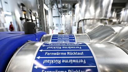 Symbolbild: Soeren Stache/dpa
Fernwärme könnte nach der kommunalen Wärmeplanung auch für die Stadt Auerbach ein wichtiges Thema werden.