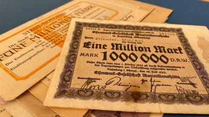 Bild: gri
Ein „Millionenerbe“ verwahrt der HKV Freudenberg in seinem Vereinsheim – allerdings nur in der Form von über 100 Jahre alten Not-Geldscheinen.