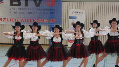 Bild: kro
Optisch und tänzerisch eine Wucht: Die Cowgirls des TB Jahn Wiesau gewannen in ihrer Altersklasse.