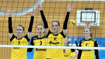 Bild: Hubert Ziegler
Zusammen am Netz: Elisabeth Kiehn, Mira Sperber, Antonia Ferstl und Kapitänin Julia Polito (von links) vom SV Hahnbach.