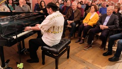 Bild: do
Blues, Boogie und viel Entertainment stehen in Speinshart im Mittelpunkt eines einzigartigen Konzerts mit Blues-Pianist Christian Willisohn.
