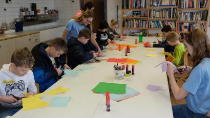 Bild: do
In der Kunstklasse wurden die Kids zum Basteln animiert.