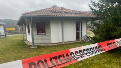 Bild: glb
Die Polizei hat das Areal um die Bankfiliale abgesperrt.