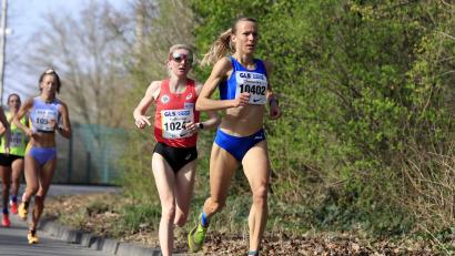 Bild: Kiefner
Domenika Mayer (vorne) und Katharina Steinruck dopminierten das Frauen-Rennen. Steinruck lag am Ende vorne.
