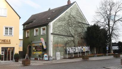 Bild: Gabi Schönberger
Die Stadt hat das einstige Trommer-Anwesen vor einigen Jahren gekauft, um damit dem Stadtplatz neues Leben einzuhauchen. Jetzt sucht sie selbst einen Käufer.