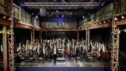 Bild: Thomas Häntzschel/nordlicht/exb
Dirigent Marcus Bosch und die Norddeutsche Philharmonie Rostock.