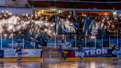 Archivbild: Tobias Neubert
Die Fans der Blue Devils werden sicherlich auch in der Viertelfinal-Serie gegen den EC Peiting für beste Stimmung sorgen.