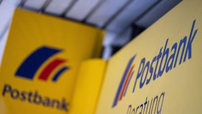 Bild: Marijan Murat/dpa
Postbank-Beschäftigte sollen zum Wochenende hin erneut streiken, so die Gewerkschaft Verdi.