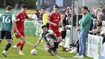 Archivbild: Hubert Ziegler
Der Start in die Restrunde lief bei der DJK Ammerthal mit vier Niederlagen in Folge nicht wie erhofft. Ausrutscher wie das 0:4 gegen den SV Donaustauf (Szene) sollen aber künftig der Vergangenheit angehören. Im Heimspiel gegen den TSV Kornburg sollen die Punkte in der Oberpfalz bleiben.