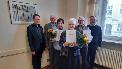 Bild: Hirmer/exb
Bei der KAB St. Georg wurden Mitglieder geehrt. Von links: Präses Kaplan Johannes Spindler, Vorsitzender Franz Hirmer, Rosemarie Plössl, Ottilie Donhauser, Albert Birkl und Stadtpfarrer Markus Brunner.