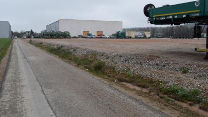 Bild: bnr
Der Erweiterung des Gewerbegebietes "Am Kalvarienberg IV" steht nichts mehr im Wege. Die Sperrung des Weges nach Perschen wird von einigen Anliegern sehr kritisch betrachtet.