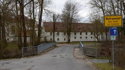 Bild: ak
Das Schloss Wolframshof bietet den geeigneten Rahmen für die Bio-Meile der Steinwald-Allianz, die damit auch ihr 20-jähriges Bestehen feiert.