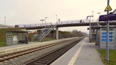 Bild: bkr
Als Überraschungsei entpuppt sich die Verlegung des Bahnsteigs. Die Gemeinde muss 260 000 Euro Fördergelder zurückzahlen. Die Deutsche Bahn hat die Baumaßnahme erst voriges Jahr abgerechnet.
