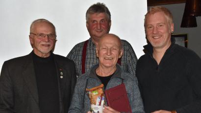 Bild: hcz
Die Weidener Naturfreunde mit Hausreferent Günther Grabs, Vorsitzendem Herbert Schmid, Alois Wolfram und Stadtrat Roland Richter.