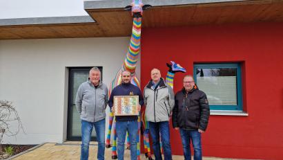 Bild: Heldmann/exb
Bei der Spendenübergabe (von links): Peter Junghans, Christoph Köhler, Martin Kroher und Peter Heldmann.