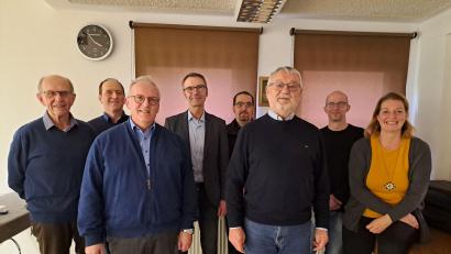 Bild: Brigitte Weinfurtner/exb
Ein Teil des Vorstands mit (von links) Werner Linhart, Walter Pilhofer, Winfried Franz, Bürgermeister Peter Achatzi, Philipp Grandl, Günther Weinfurtner, Andreas Prochotta und Jacqueline Misch.