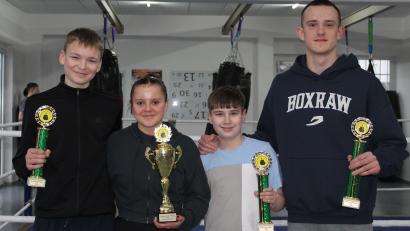 Bild: Monika Ziegler
Vier der sechs erfolgreichen Amberger Boxer: (von links) Valentin Wasiliew, Leni Kowalczyk, Kirill Semenow und Eric Propp.
