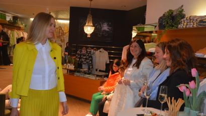 Bild: jr
Profi-Models zeigten im Modehaus Sandra Schurig, was heuer angesagt ist.