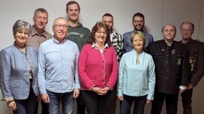 Bild: E. Himmelhuber/exb
Ehrungen beim Schützenverein Edelweiß Obersdorf: Von links Dritte Bürgermeisterin Hildegard Geismann, Anton Stümpfl, Richard Beer, Jonas Frischholz, Petra Grünwald, Mathias Reif, Anita Himmelhuber, Roland Reif, Georg Hausmann und Gauschützenmeister Werner Wendl.