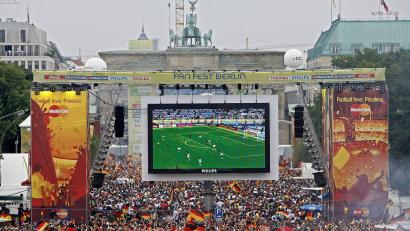 Bild: Marcel Mettelsiefen
Bei der Fußball-WM 2006 in Deutschland war fast das ganze Land eine Partymeile.