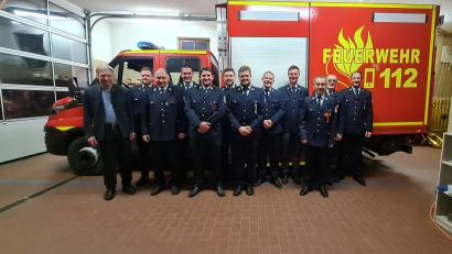 Bild: Feuerwehr Liebenstein/exb
Von links: Bürgermeister Lothar Müller, Zweiter Schriftführer Christian Gmeiner, Vorsitzender Thomas Zölch, Johannes Ziegler, Zweiter Kommandant Emanuel Schmid, Kassier Philipp Zölch, Kommandant Matthias Schmid, Zweiter Vorsitzender Jakob Kraus, Zweiter Kassier Josef Schuller jun., Günther Zölch, Wolfgang Gmeiner, und Schriftführer Michael Härtl.