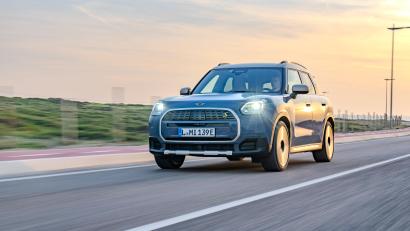 Bild: Bernhard Filser/BMW Group
Mini als Maxi: Der Mini Countryman ist längst kein ganz kleines Fahrzeug mehr.