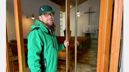 Bild: Gabi Schönberger
Eine Kirche mieten? Stephan Müller, Geschäftsführer bei Learning Campus, hat sich die Sache vorab gut überlegt.