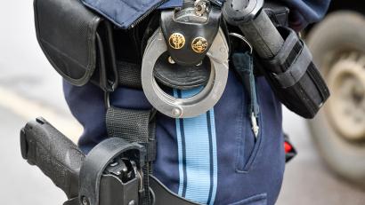 Symbolbild: Petra Hartl
Am Mittwochnachmittag erwischten Beamte der Weidener Polizei mehrere Personen dabei, wie sie Herrenunterwäsche aus einem Geschäft im NOC klauten.