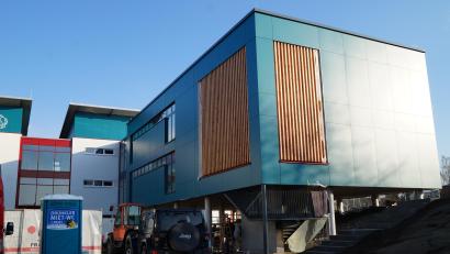 Bild: wel
In nur 89 Tagen entsteht der Erweiterungsbau der Grundschule.