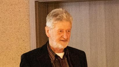 Bild: Michael Welnhofer/exb
Georg Pilhofer bei seinem Vortrag im Mehrgenerationentreff.