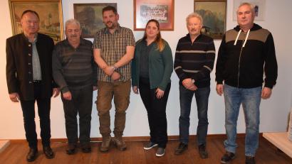 Bild: bö
Bei der Jagdgenossenschaft Schmidmühlen wurde für die nächsten fünf Jahre eine neue Vorstandschaft gewählt. Von links Karl Fochtner, Alfred Geitner, Michael Greller, Martina Wiesner, Vitus Vogl und Vorsitzender Johann Meiler.