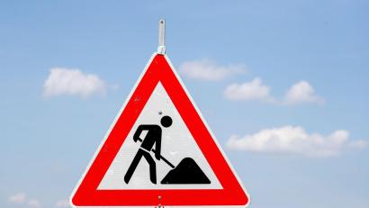 Symbolbild: Jan Woitas/dpa
Der Von-Cramm-Weg in Marktredwitz wird erneuert.