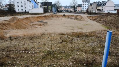 Bild: Gabi Schönberger
Bis 2026 soll das neue Gebäude für das Landesamt für Finanzen (LfF) auf dem ehemaligen Bürgerbräu-Gelände in der Hochstraße fertig sein. Laut Dienstellenleiter Roland Zellmer befindet man sich derzeit in der Planungsphase.