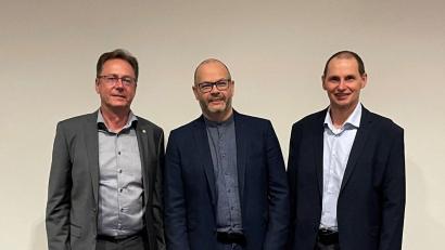 Bild: Kathrin Ederer/exb
Der neue Vorstand von REFA Amberg (von links): Manfred Ederer (Stellvertreter), Jörg Rischmann (Vorsitzender) und Günther Niebler (Stellvertreter)