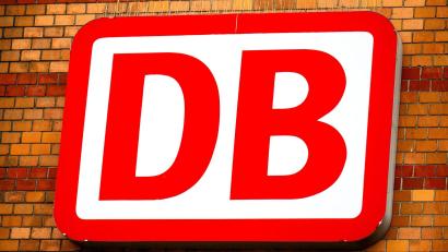 Symbolbild: Sina Schuldt/dpa
Die GDL und die Deutsche Bahn haben sich geeinigt.
