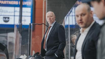 Bild: Heike Muller/exb
Doug Mason (hinten) ist ein erfahrener und renommierter Eishockey-Trainer. Mit seinen Tilburg Trappers trifft er im Play-off-Halbfinale der Oberliga ab Samstag auf die Blue Devils Weiden.