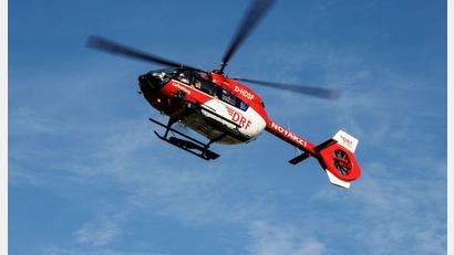 Symbolbild: Matthias Balk/dpa
Ein Hubschrauber brachte einen Jungen in ein Krankenhaus, nachdem er zusammen mit seinem Vater mit einem Quad stürzte.